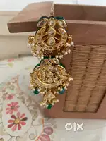 2 pair Beautiful brand new earrings for sale.