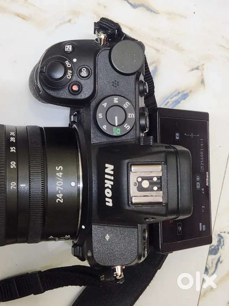 Nikon z5 mirror less camera with 24-70mm lens