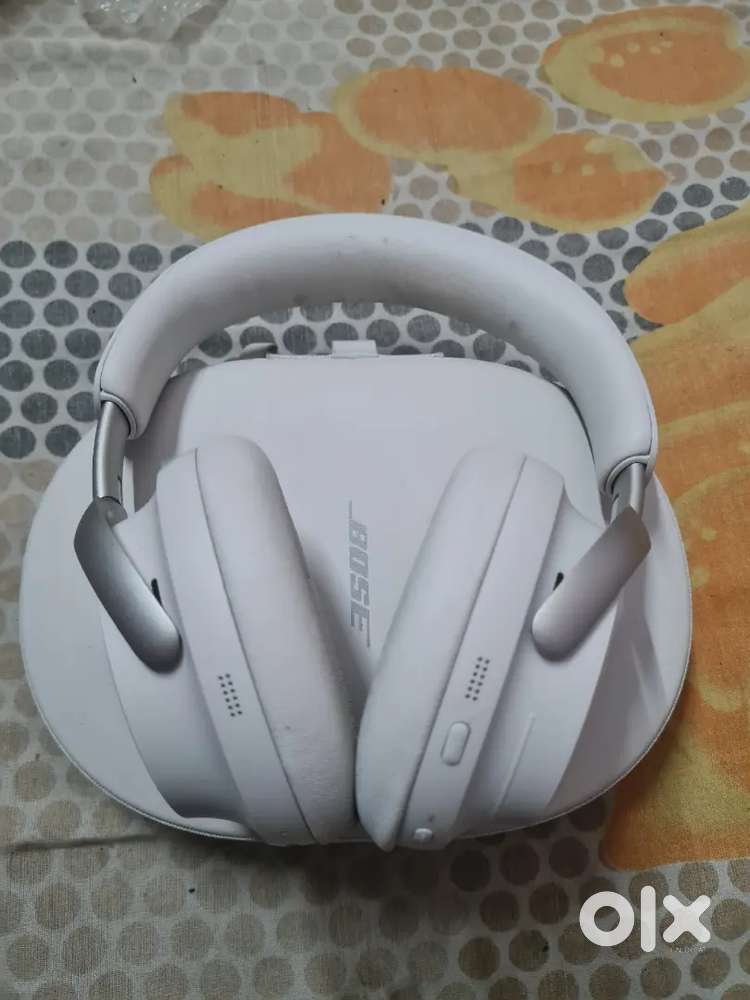 Bose QC Ultra headphones in mint condition