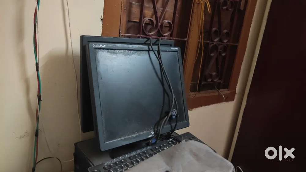 two  monitor good condition