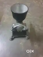 Hand juicer machine