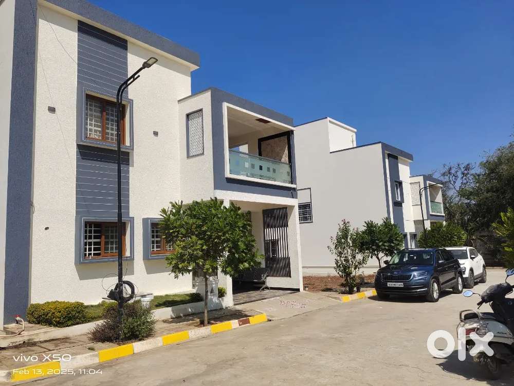 Luxury villa ready to move 4 bhk
