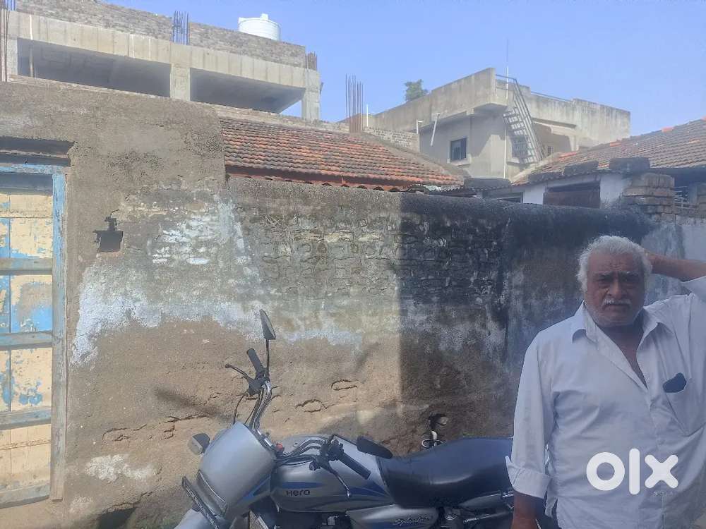 પટેલ સમાજની વાડીની પાછળ, ગુજરાતી વાળા ખાંચામાં, કોર્નર વાળી જગ્યા,