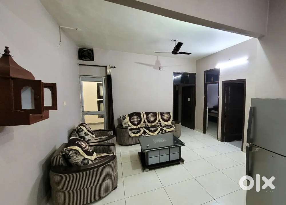 3 BHK fully furnished apartment for rent in Sector 13.