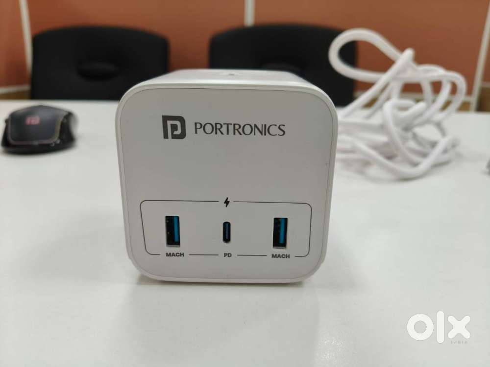 Portronics 20W Volt 20 High Speed Smart Desktop Charger