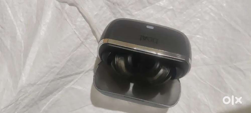 It is ear buds