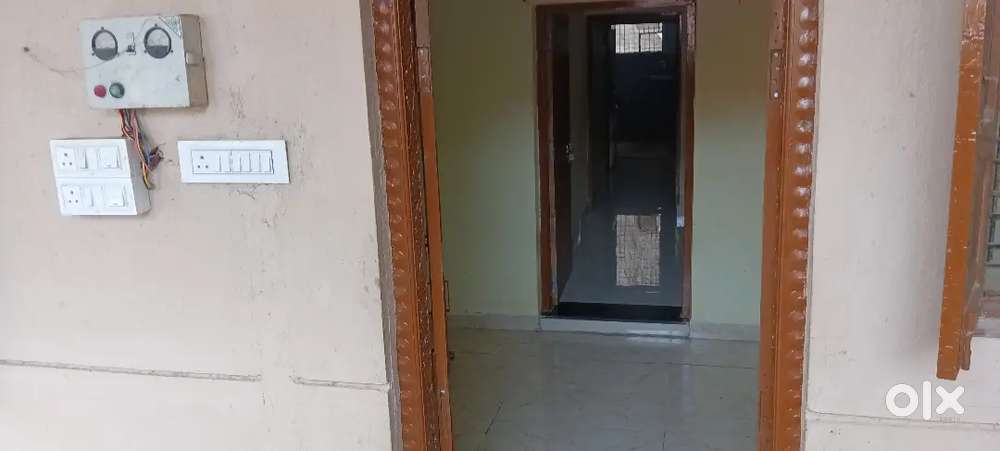 4 रूम चा ब्लॉक भाड्याने देणे आहे.