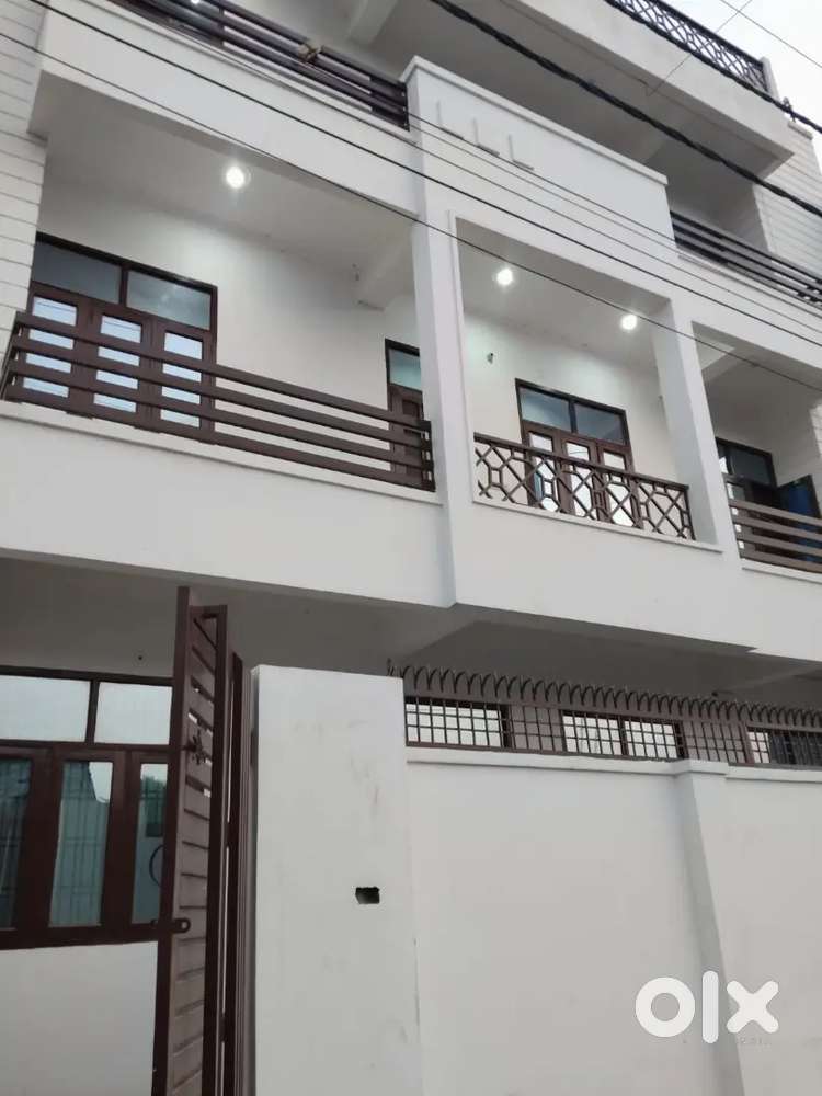 Need a girl for 1 room in 2bhk flat