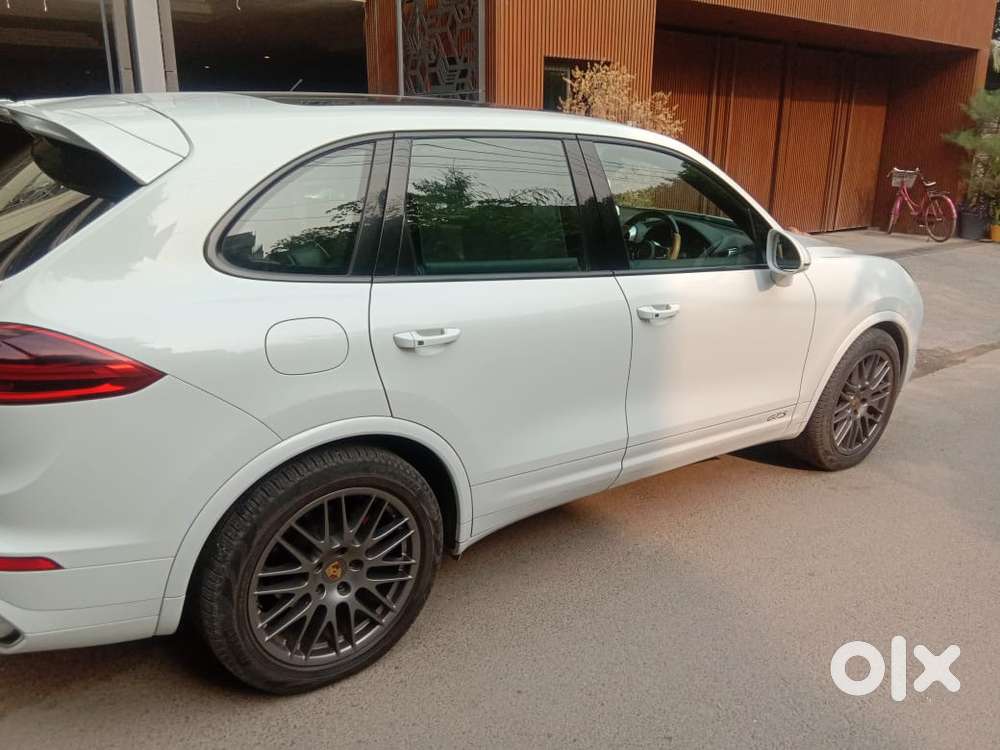 Porsche Cayenne 2018 Diesel 48600 Km Driven