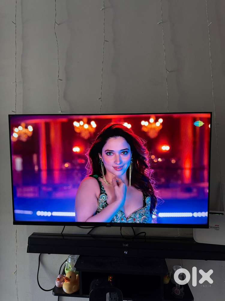 MI 43 inch 4k TV with movable stand & stabiliser