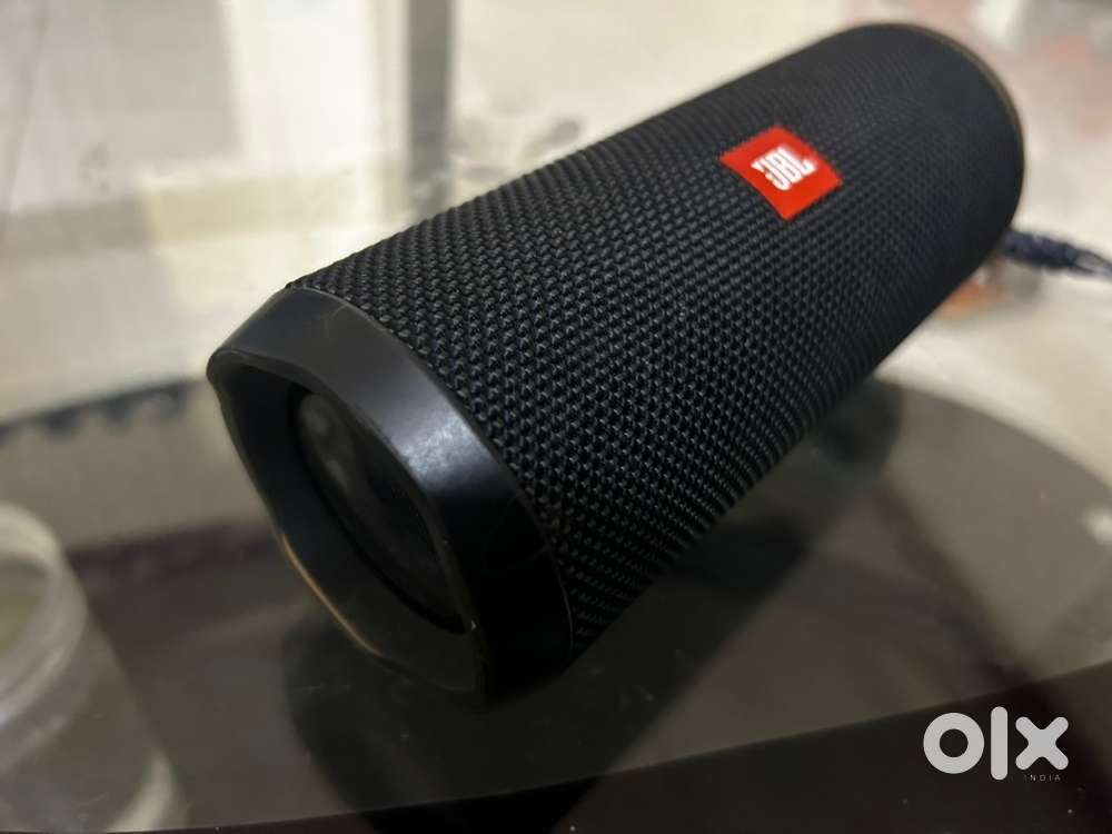 Selling my JBL flip 4 speaker