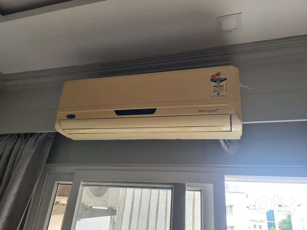 Carrier 1.5 Air conditioner spilt