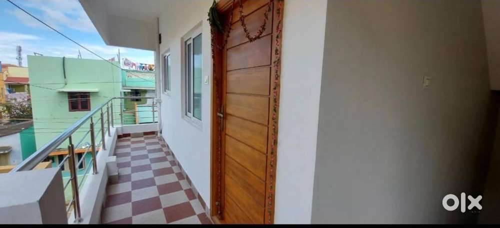 2 bhk house available for rent in first floor