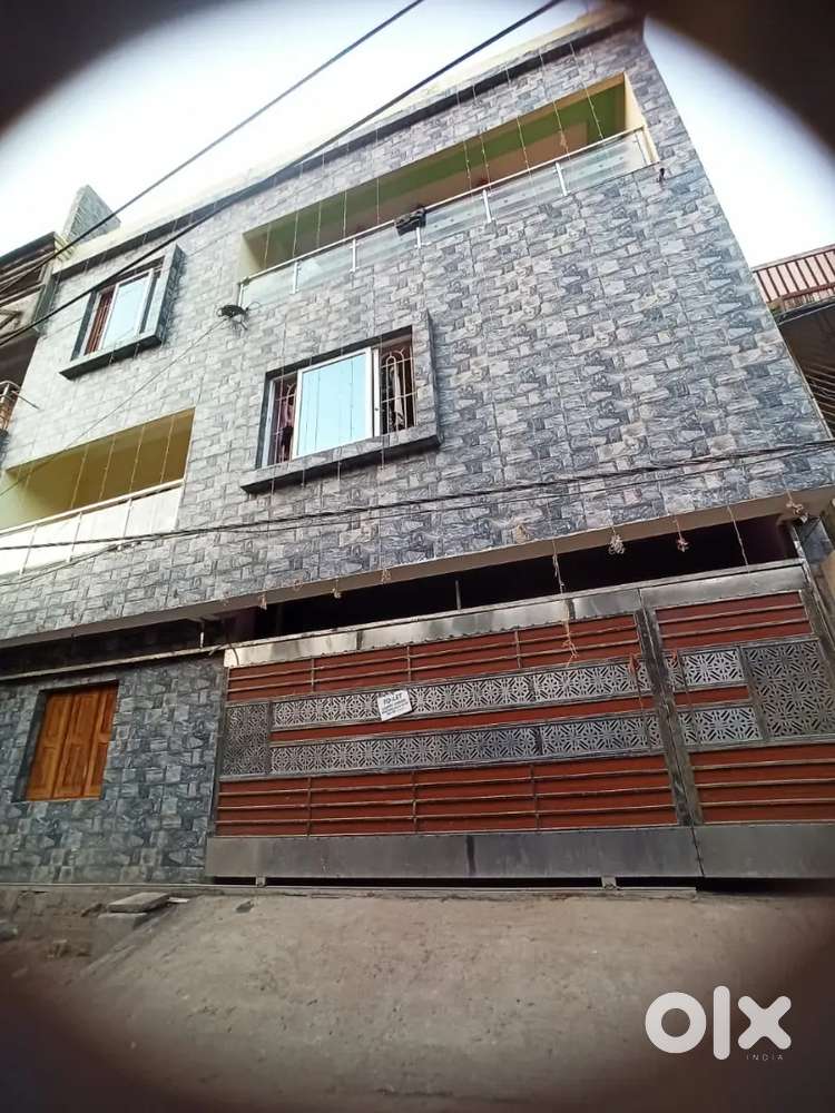 1 girls roommate required for hostel.