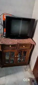 Samsung 20 inch tv with tv trolly