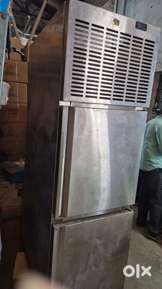 Coomercial fridge