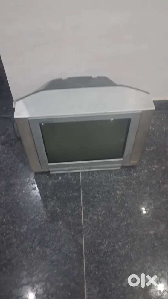 LG TV FLATRON PLUS WITH AV STEREO