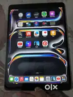APPLE I PAD PRO 2017 120 Htz screen with liquid amoled 256gb varient.