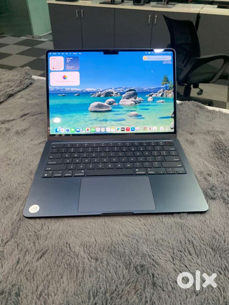 Apple MacBook Air \ 2022 \ M2 \ 8GB \ 256GB \ Retina Display\ Warranty