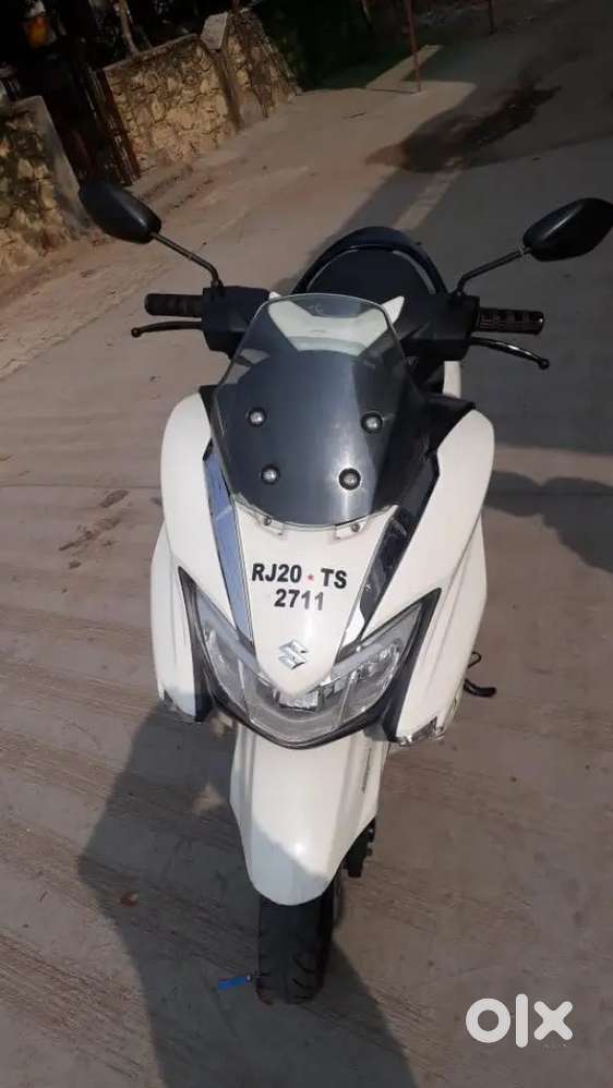 Scooty burgman /suzuki 2018 modal..