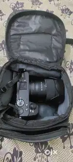Sony a6600 mirrorless camera with 18-135mm lens excellent condition