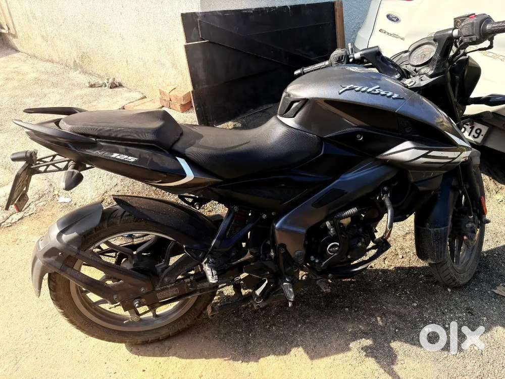 * Pulsar NS 125 *
