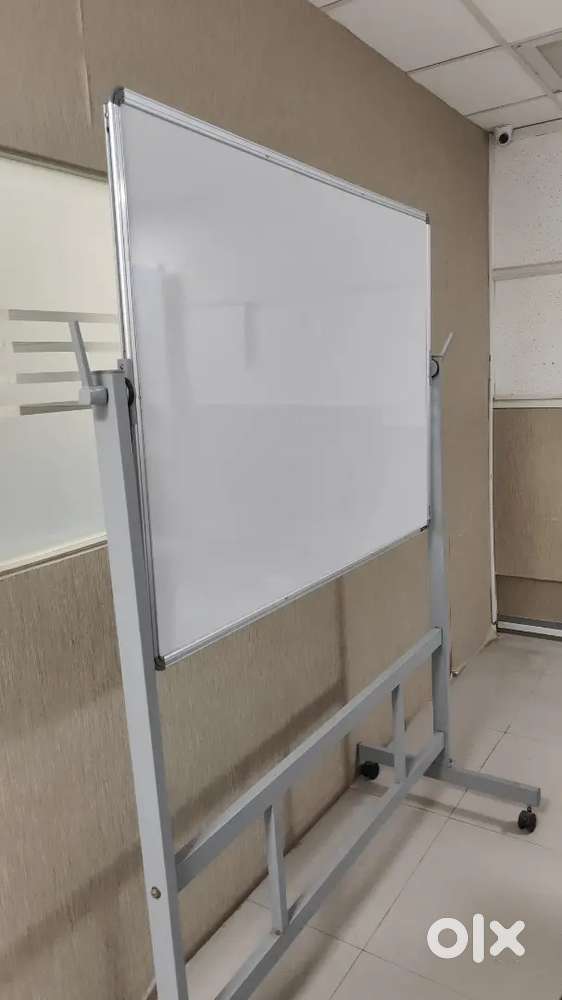 Whiteboard with Stand – Excellent Condition