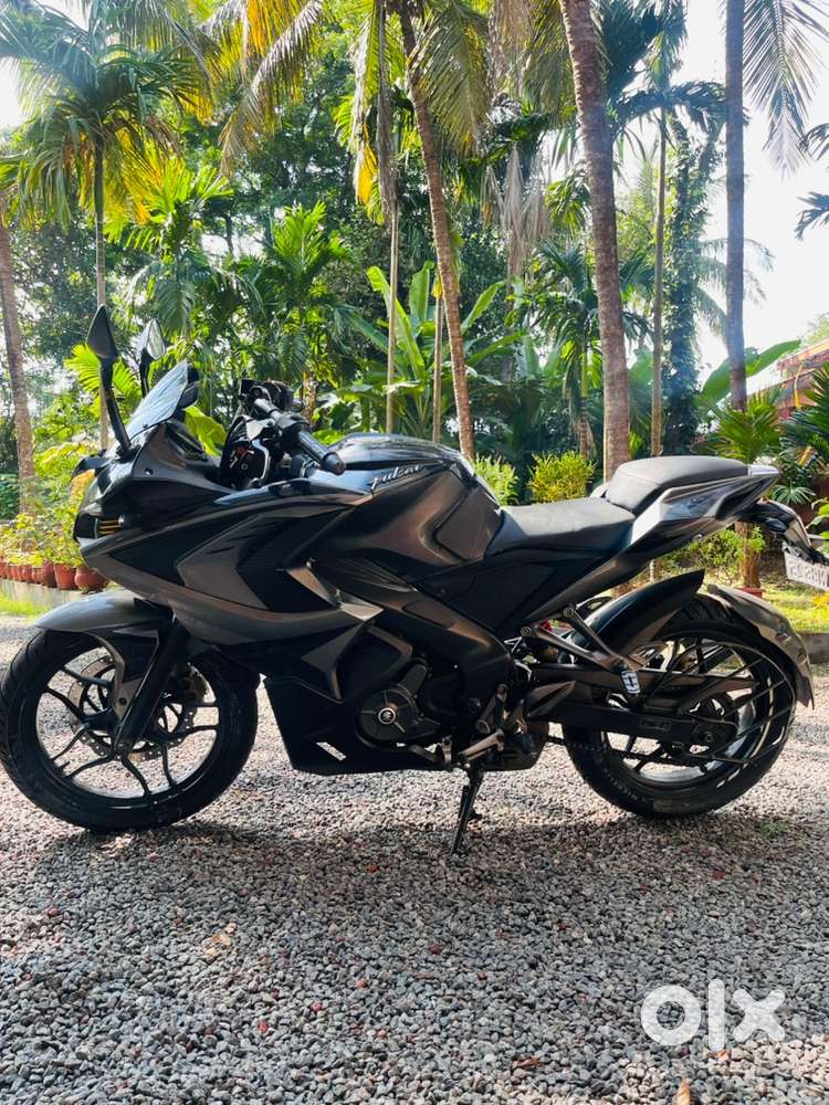 Bajaj Pulsar RS 200  Well Maintained  New Tyres