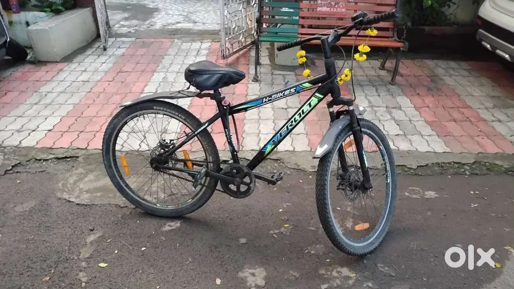VERL7LT bicycle in black colour.