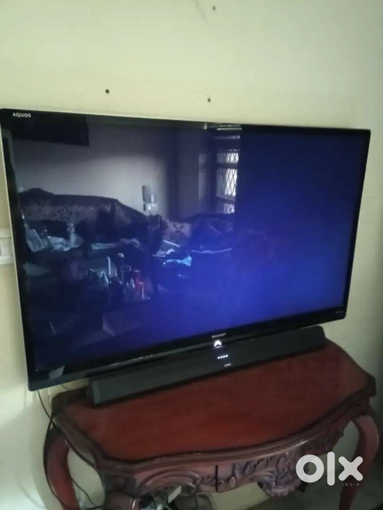 Sharp led 55 insh and 2.1 gove sound bar