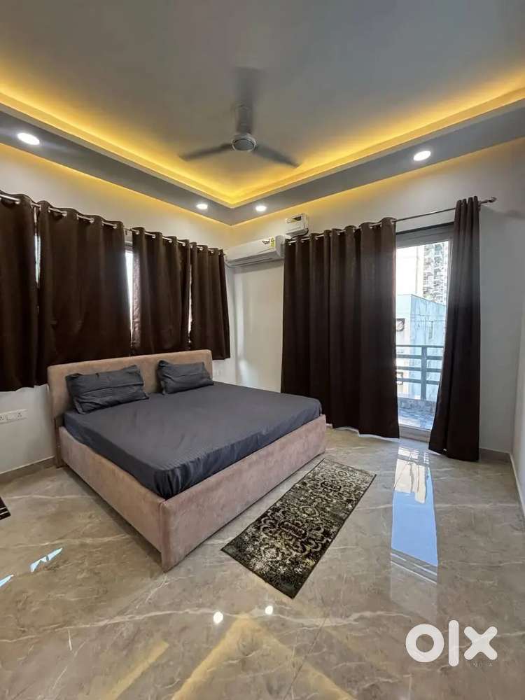 Luxury Co-living PG Near American Express & Make my trip