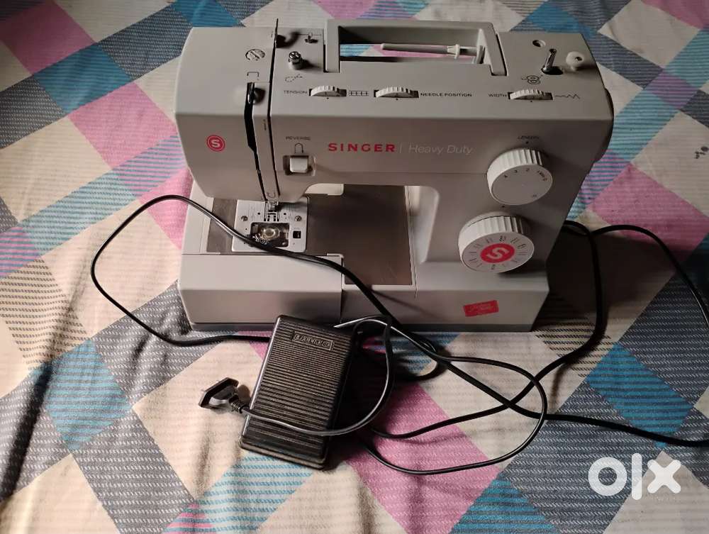 Automatic sewing machine