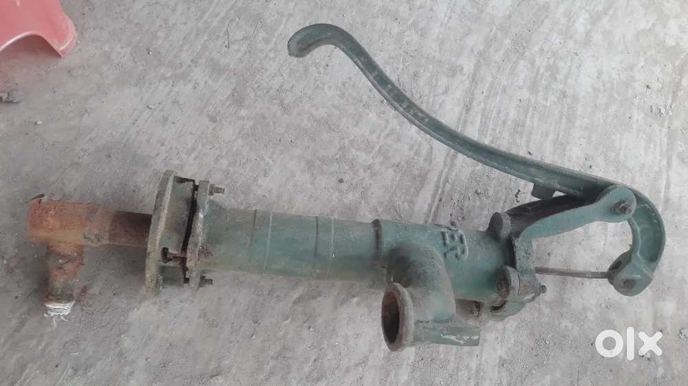 hand pump, a type of human-powered pump