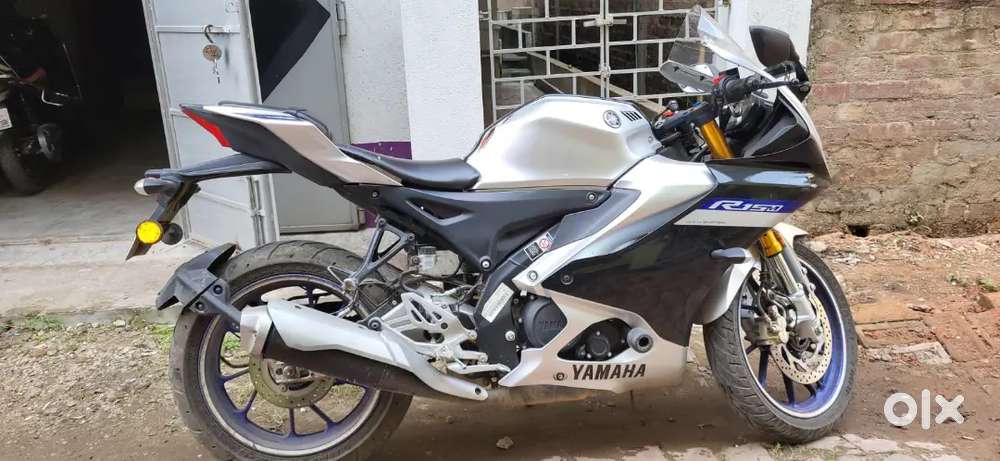 Yamaha R15 v4 M - Excelent condition / single owner/ well maintained