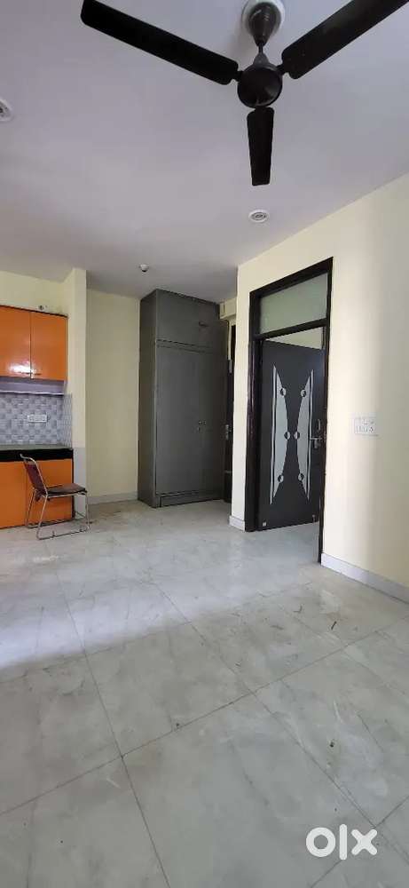 2BHK Available in chhatarpur spacious.