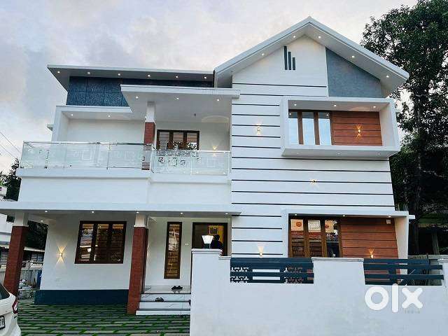 Mannuthy 4bhk,2200 SqFt, Villa,Thrissur