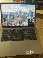 Macbook Pro 13Inch A1989 intel i5 2018 with Touchbar and BOX