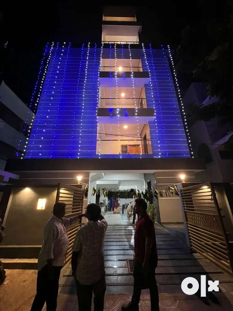 A newly constructed flat with classy cupboard n fitted celinglights