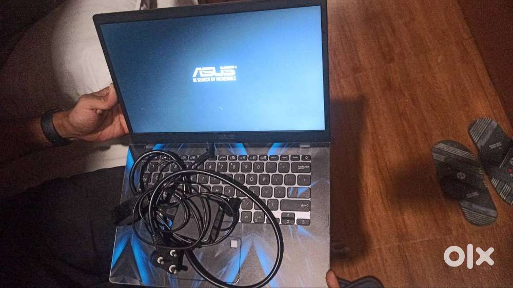 Asus Laptop with 1 TB storage/8gb ram /i3 10th gen/orignal charger