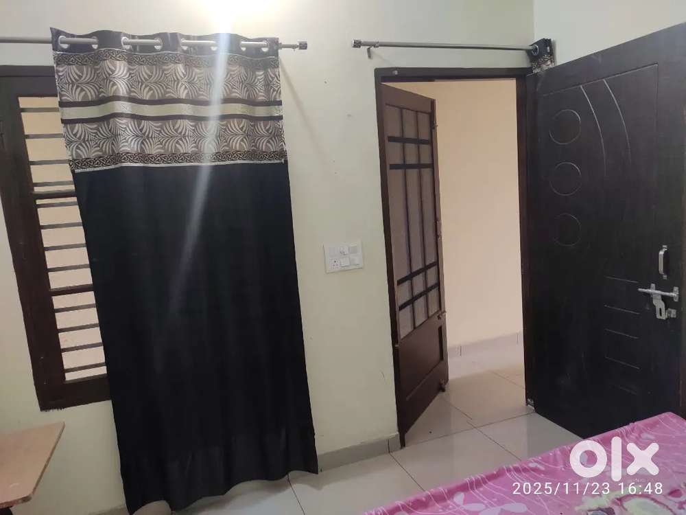 1 ROOM WITH KITCHEN FOR RENT