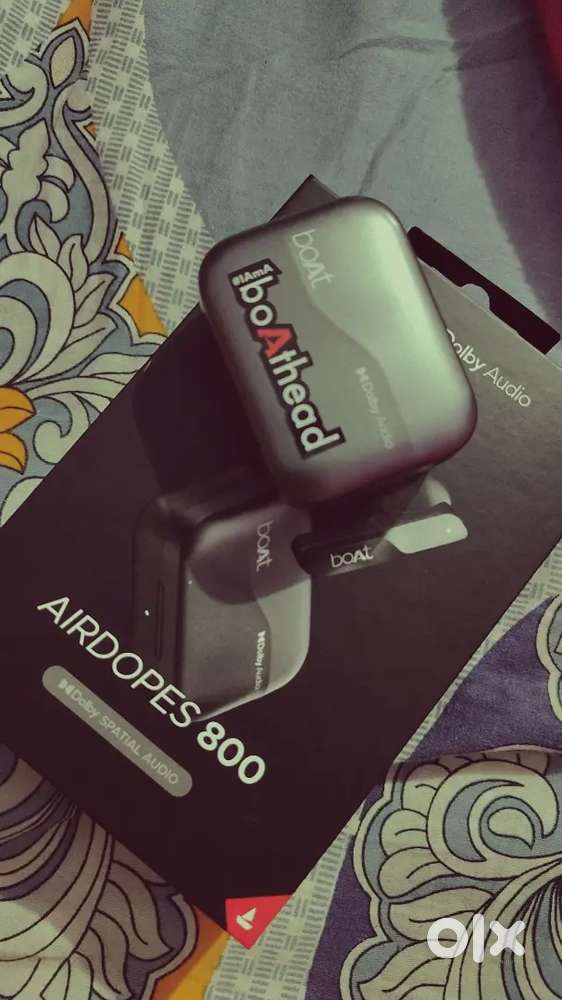 Boat airdopes 800,on problem, only open box