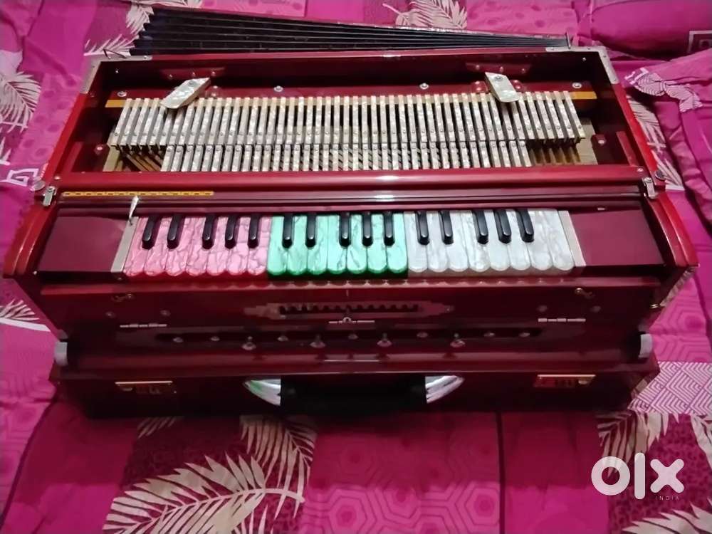 Harmonium 13 scale changer German 4 reed with coupler portable red
