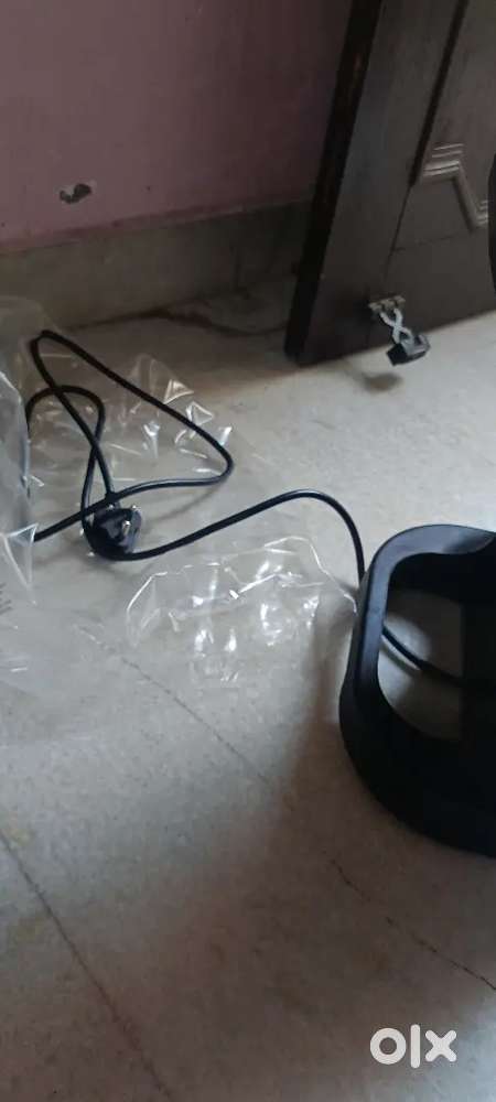 Havells Bero Quartz Heater Black 800 watt 2 Heat Settings 2