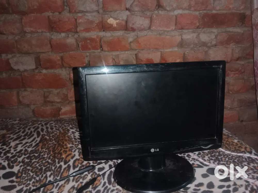 Lg monitor 18in good condition
