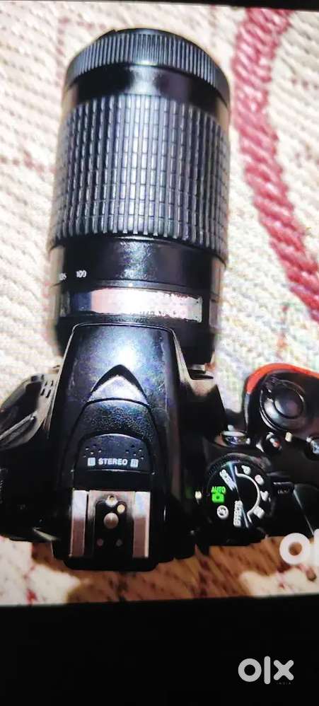 5600D camera 70-300 lens charger battery and bag