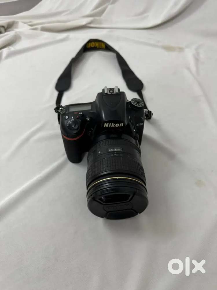 NIKON D750