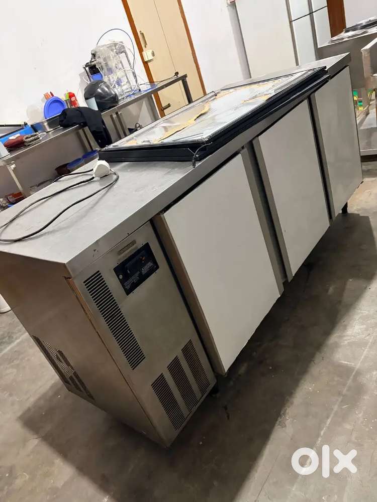 Under counter commercial fridge