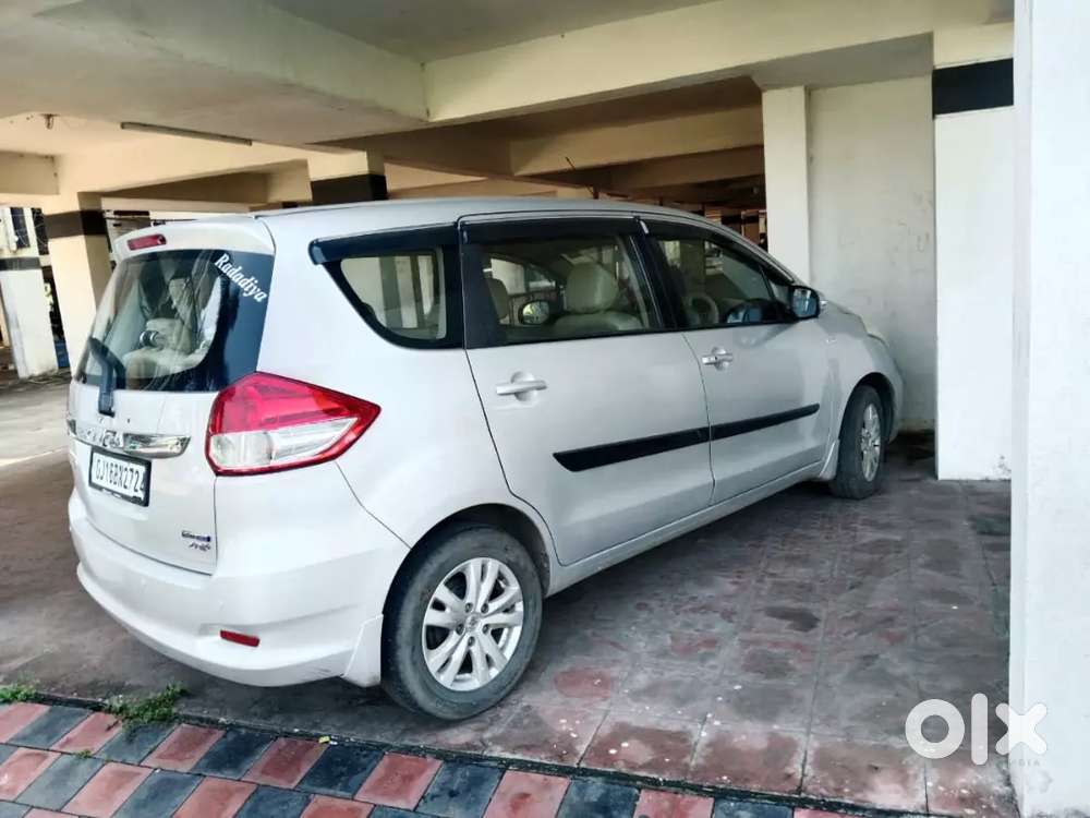 BEST CAR FOR FAMILY ONE HAND USED