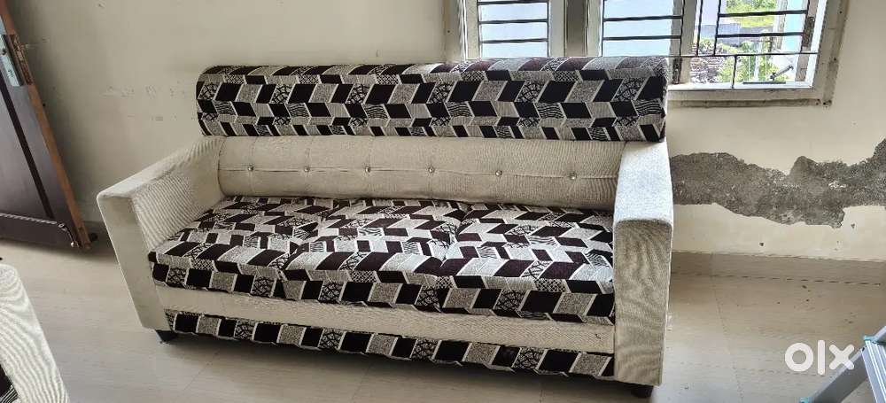 Sofa set in Good Condition