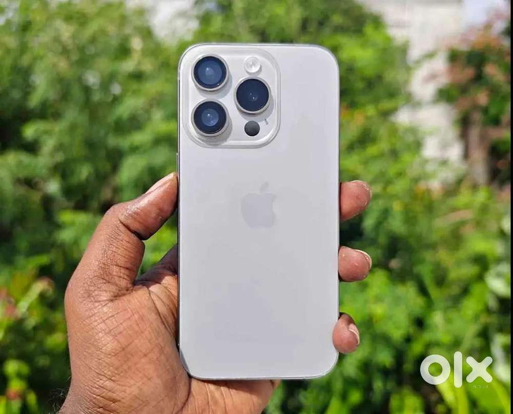 • 16 Pro Max 512GB – Lightly Used, Full Accessories